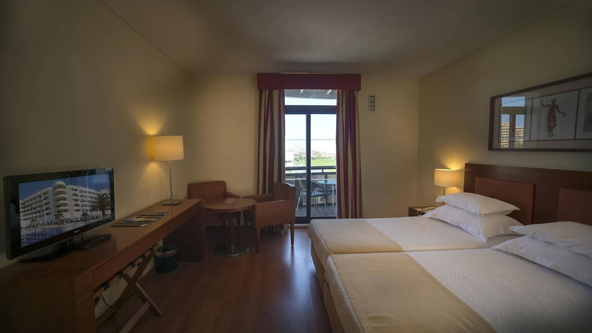 Vila Gale Ampalius Vilamoura 4*,